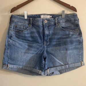 Size 14 Torrid First at Fit Denim Shorts with Stretch